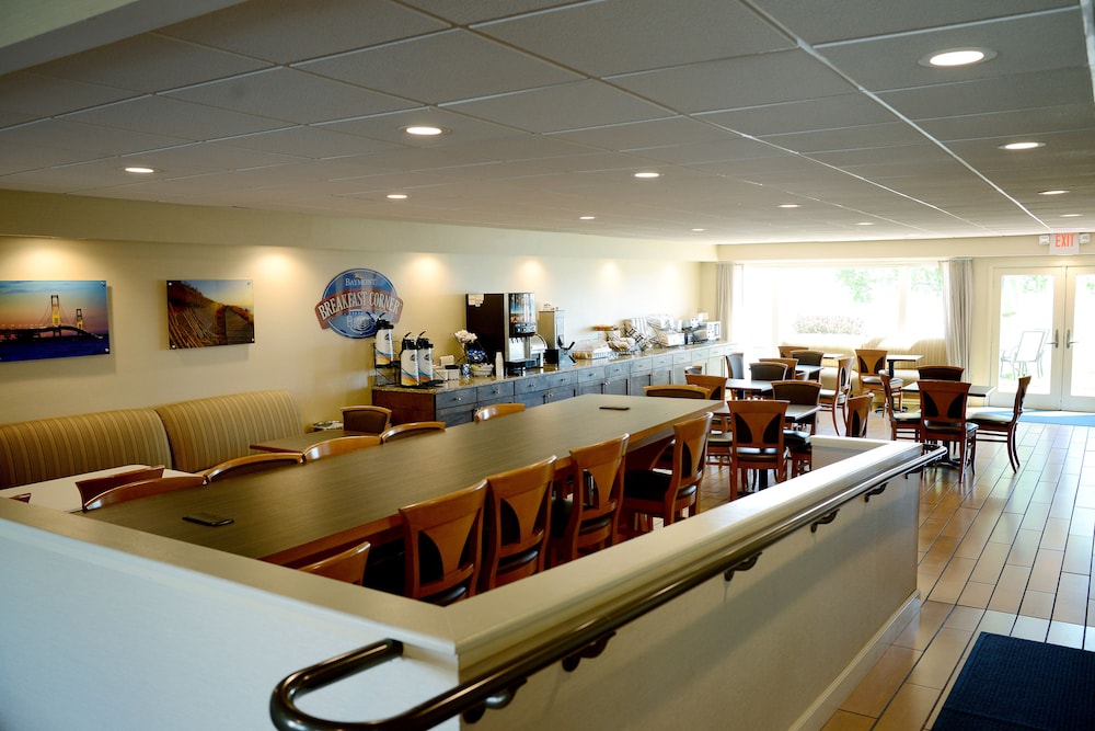 Baymont by Wyndham St. Ignace Lakefront - photo 32