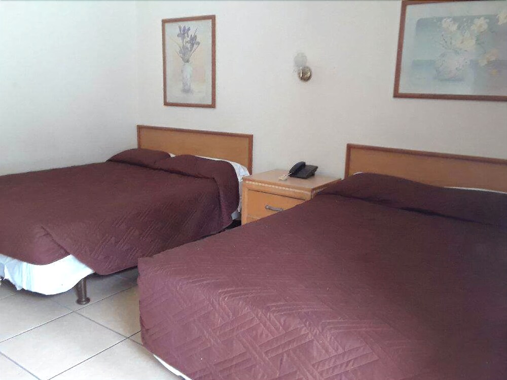 Port City Inn - photo 4