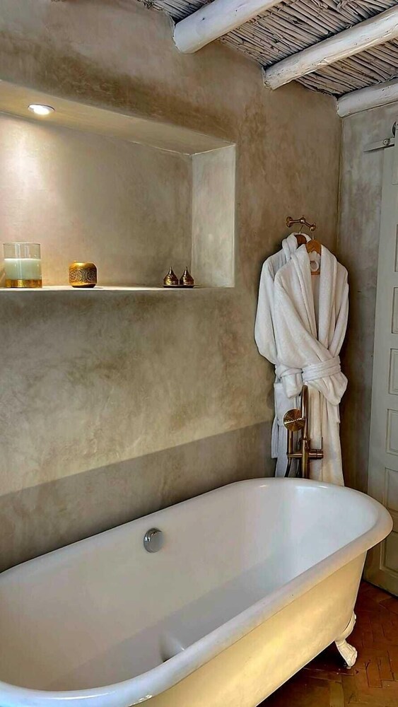 Le Singe Rose — 4-Star Luxury Hotel in Marrakesh, Morocco