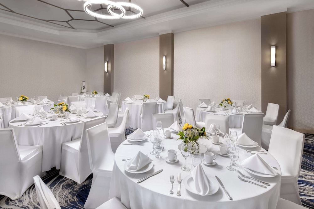 DoubleTree Suites by Hilton Hotel Mt. Laurel - photo 44