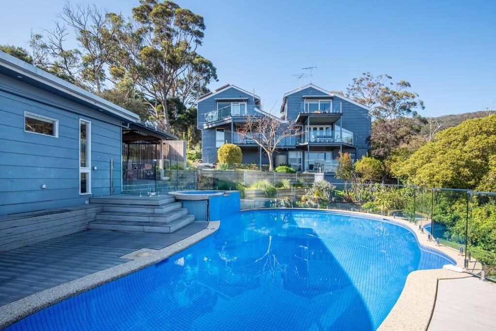 Bay Views From Drury Lane with Solar Heated Pool and Gas Heated Spa — Dromana — photo 2