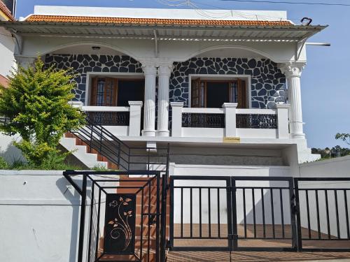 LoveLeaf Cottage — 5-Star Luxury Hotel in Kodaikanal, India