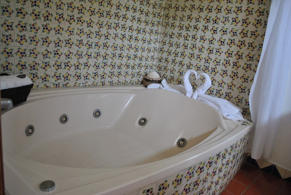 Private spa tub