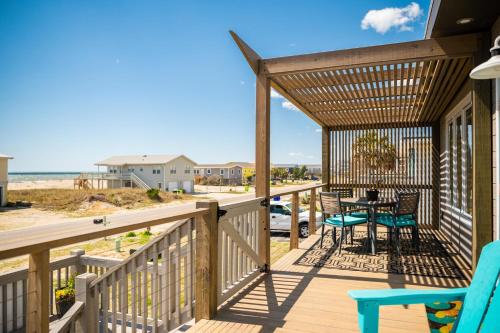 Conch West by Oak Island Accommodations - photo 23