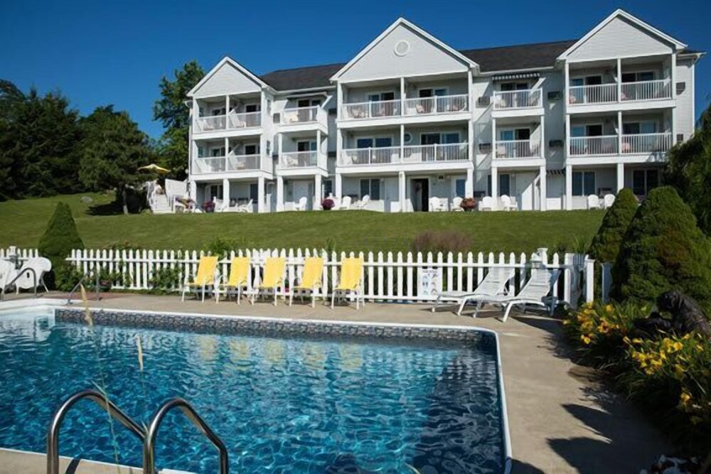 Strawberry Hill Seaside Inn - photo 13