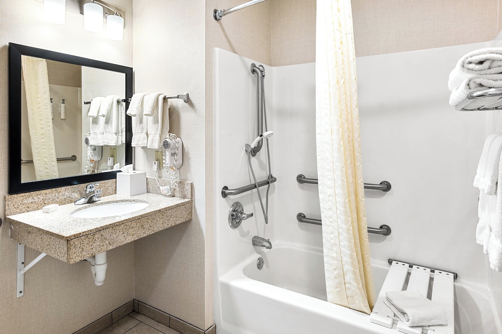 Boarders Inn & Suites Shawano - photo 45