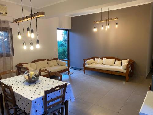Limenari modern house — Filiatra — photo 4
