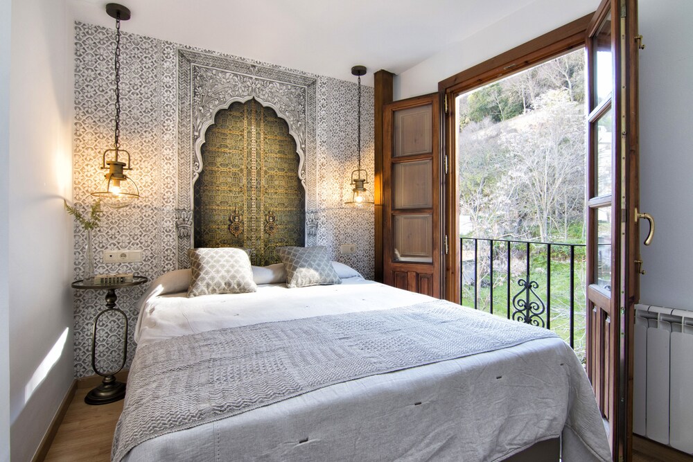 CMH Alhambra Dreams Luxury & Romantic Hideaway — 4-Star Luxury Hotel in Granada, Spain