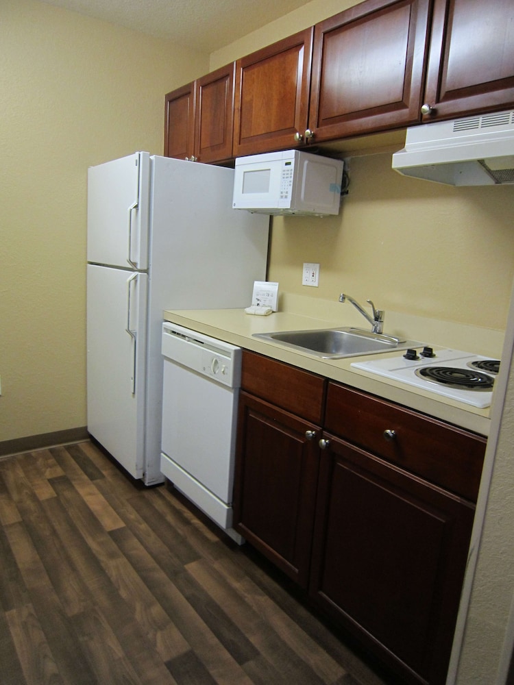Baymont By Wyndham Auburn Hills South - photo 13