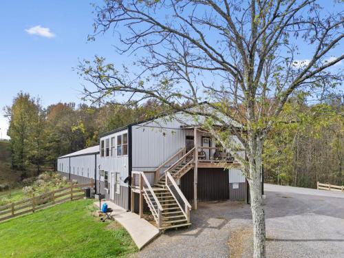 Barndominium at Paradise Pointe — Bryant — photo 2
