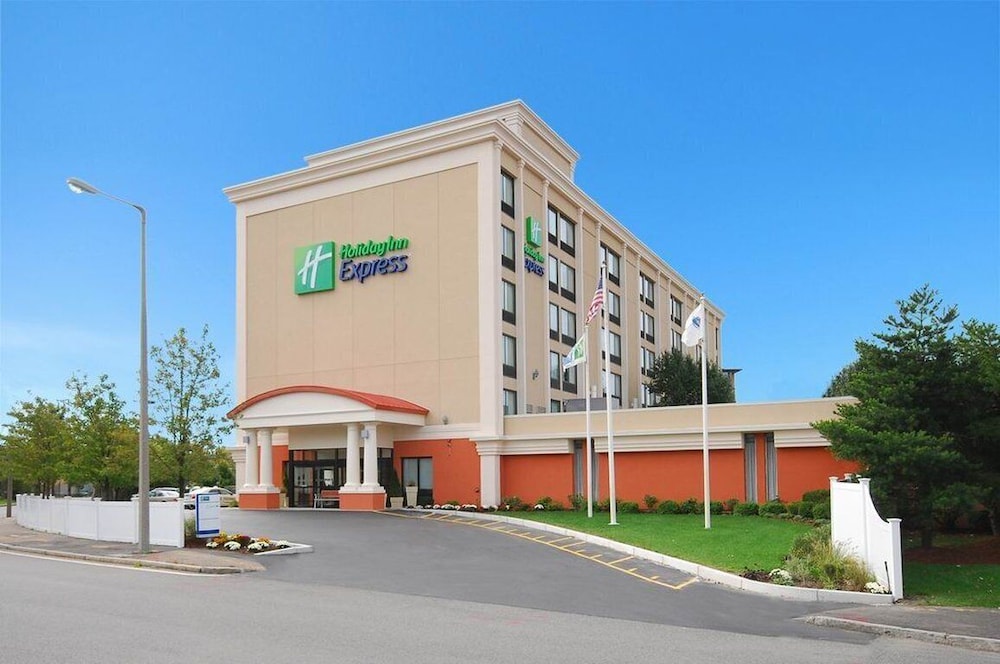 Holiday Inn Express Boston by IHG - photo 83