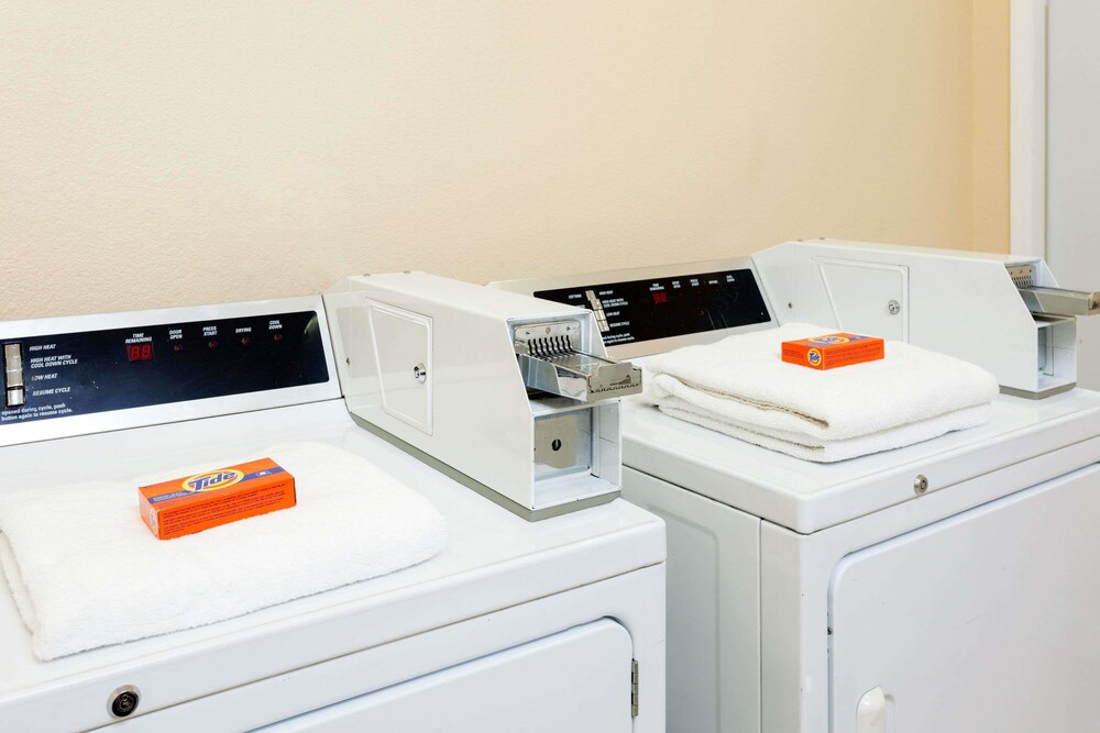 Travelodge by Wyndham El Cajon - photo 10