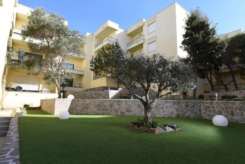 Appartamenti Le Vele — 4-Star Luxury Hotel in La Maddalena, Italy