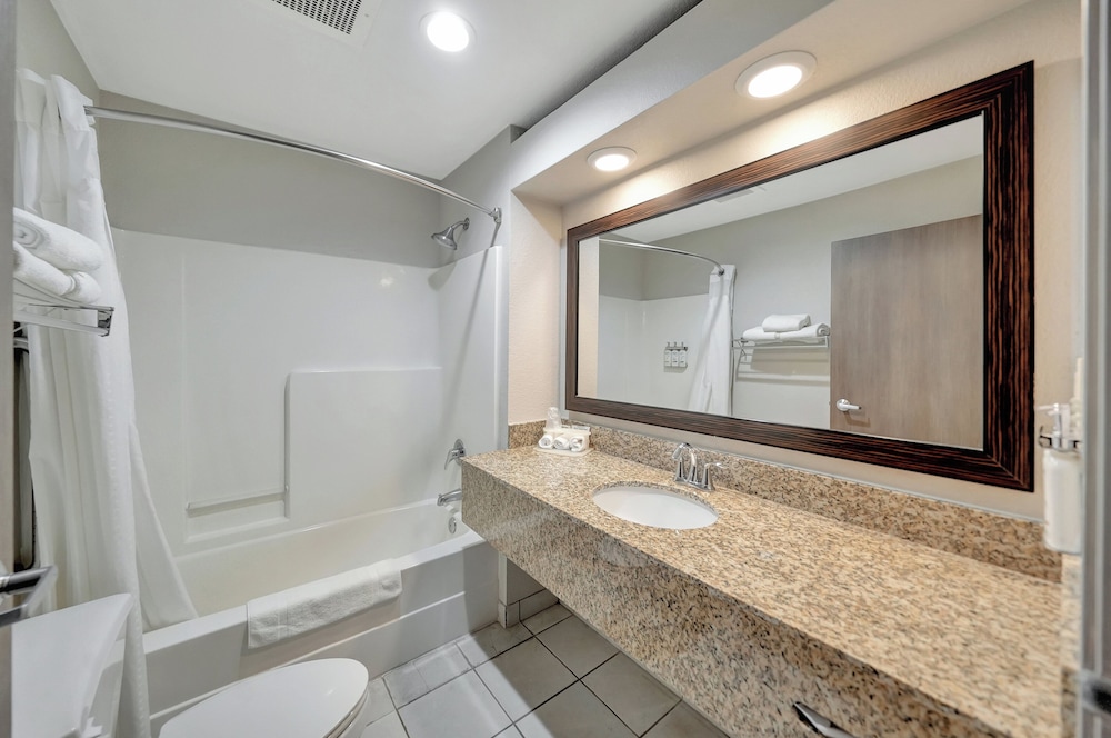 Holiday Inn Express Hotel & Suites Beatrice by IHG - photo 83