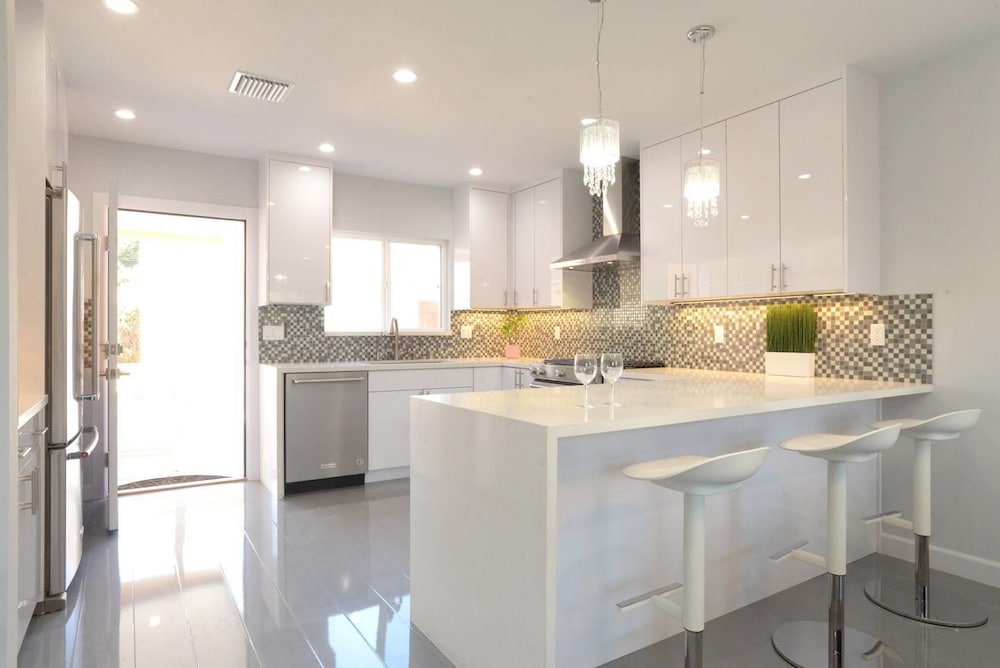 Bright Spacious Family House Near Universal Studios 11689039 — North Hollywood