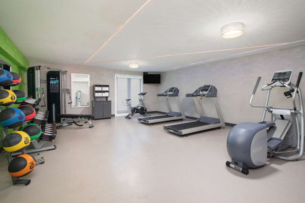 La Quinta Inn & Suites by Wyndham Atlanta Airport South - photo 7