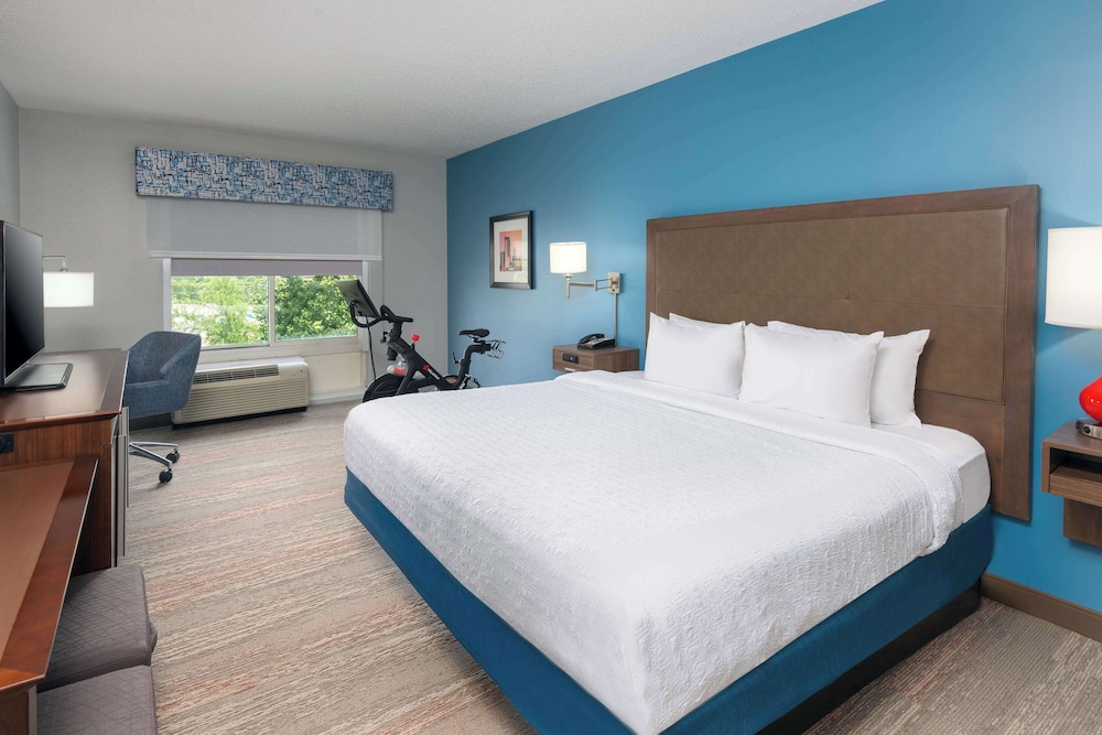 Hampton Inn Charlotte Uptown - photo 13
