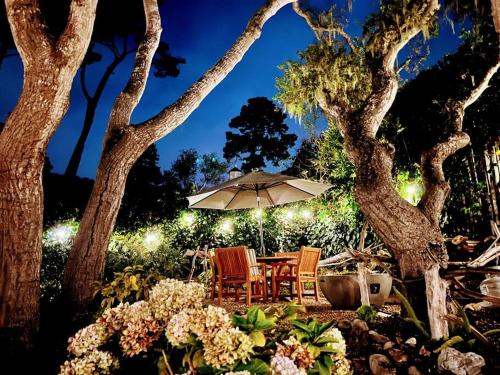 Gorgeous 3 bdrm home walk to town and beach — 4-Star Luxury Hotel in Carmel, United States