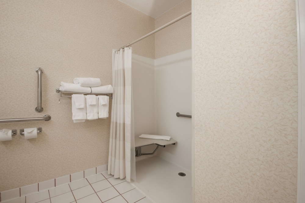 Baymont by Wyndham Coon Rapids - photo 27