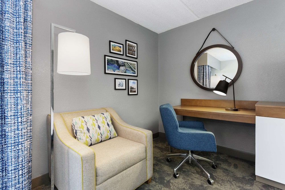 Hampton Inn Amelia Island at Fernandina Beach - photo 10