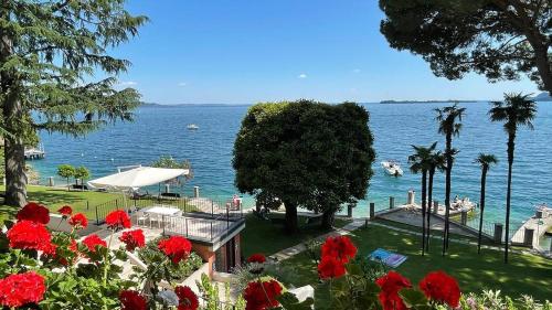 Casa Jessika — 4-Star Luxury Hotel in Gardone Riviera, Italy