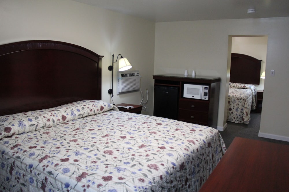 Pleasant Hill Motel - photo 8