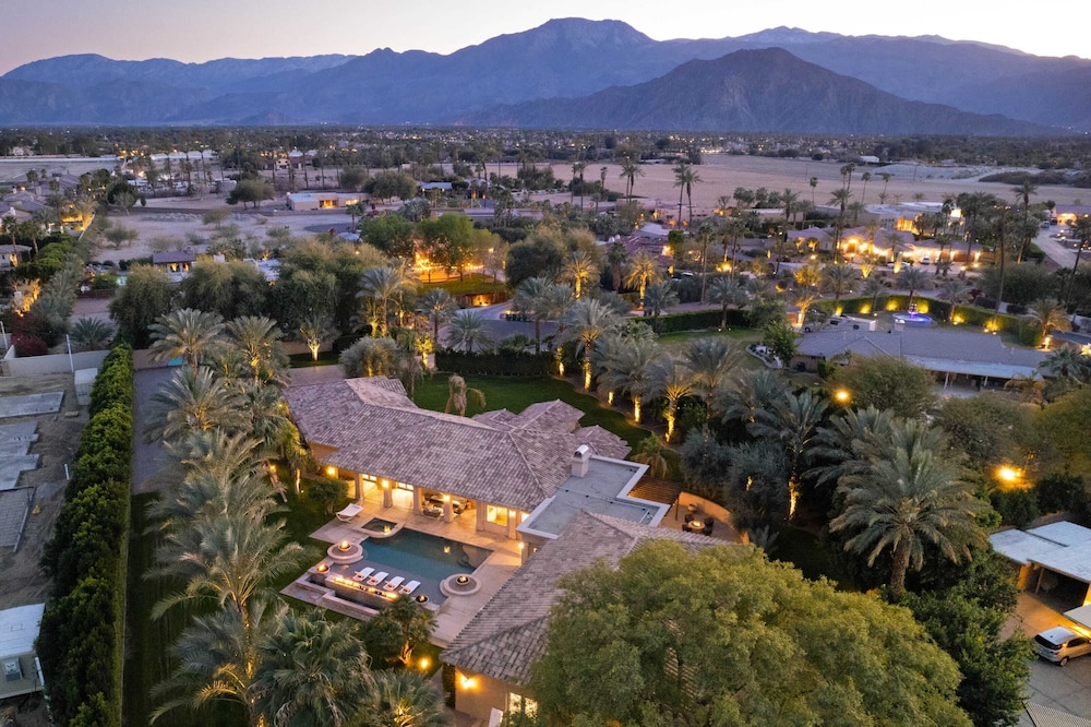 The Date Palm Estate by Avantstay Expansive Estate w Game Room Backyard Oasis w Pool & Spa - photo 55