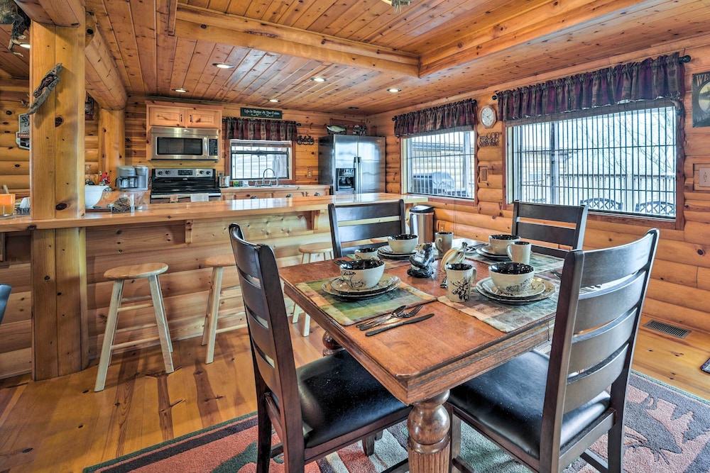 Rustic Cabin in Roaring River State Park - photo 3