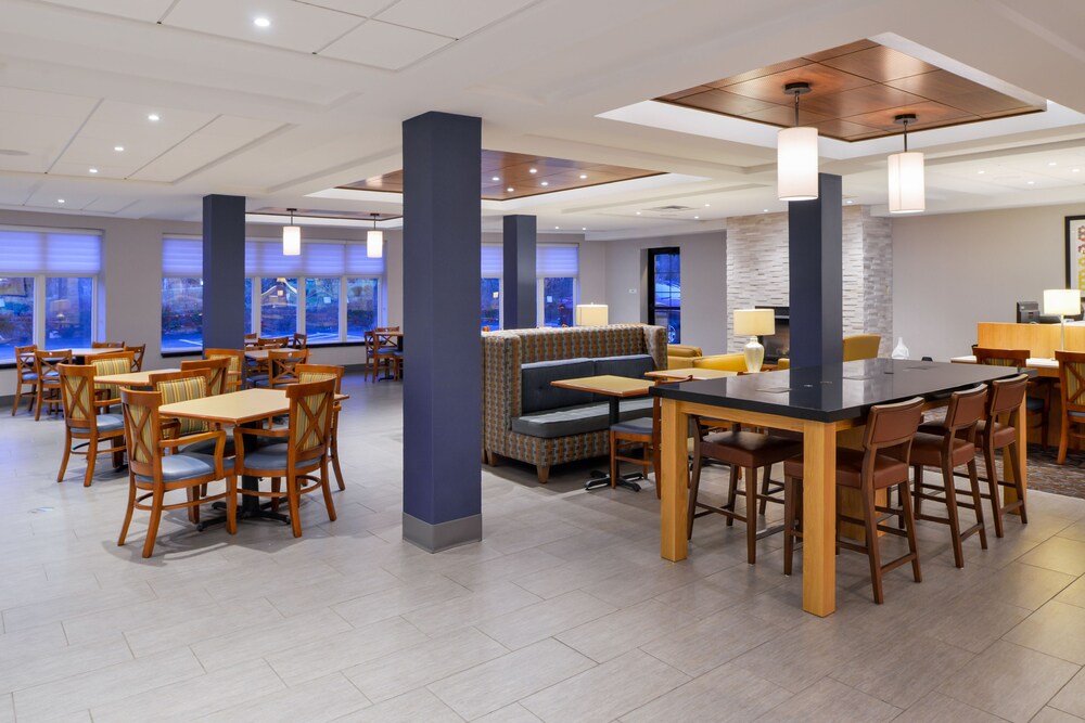Holiday Inn Express Suites Clifton Park by IHG - photo 41