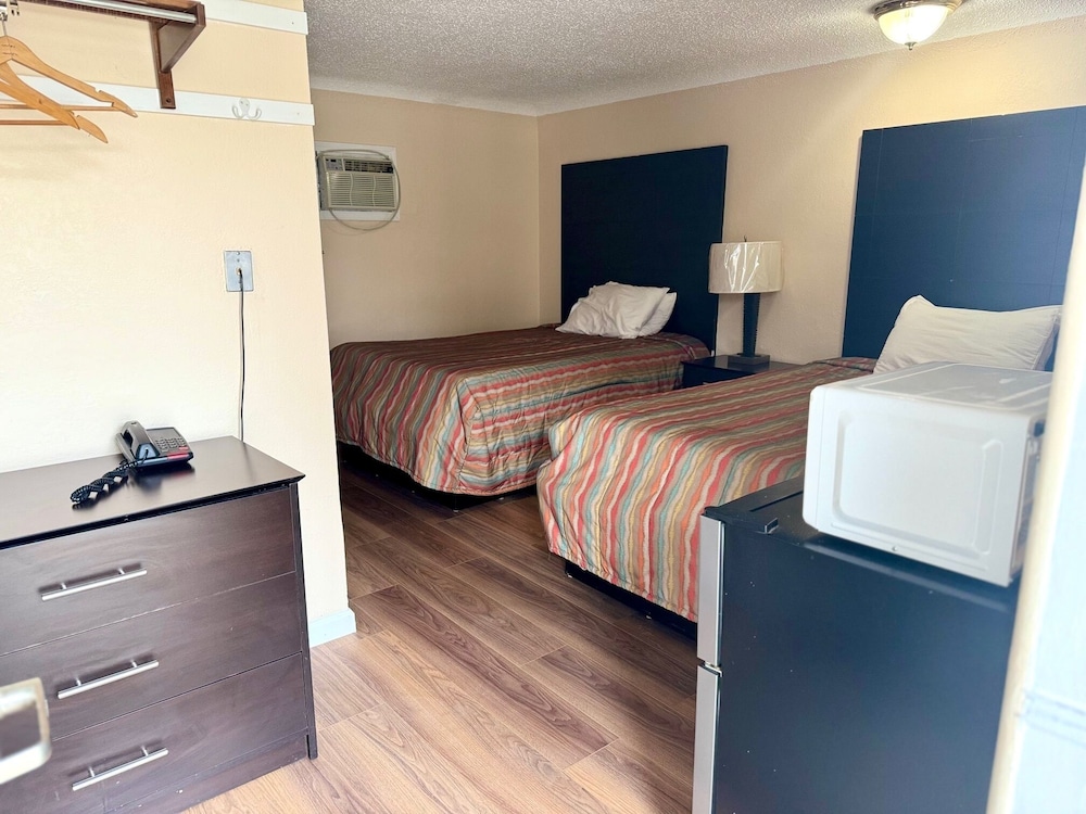 Gratiot View Motel - photo 20