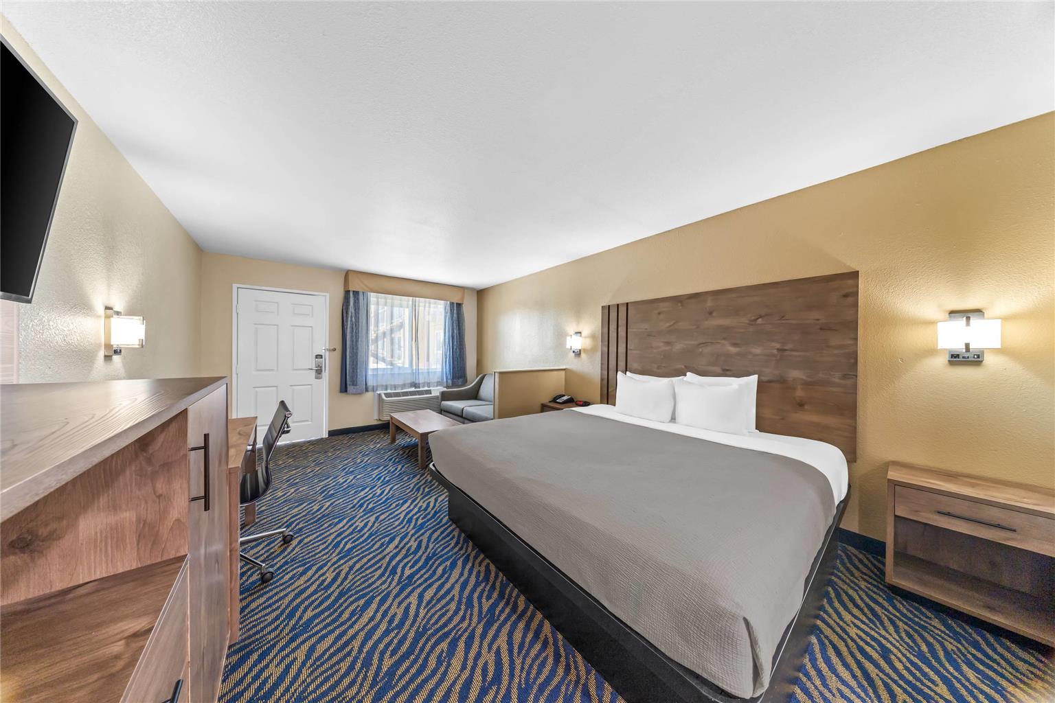 Quality Inn & Suites - photo 32
