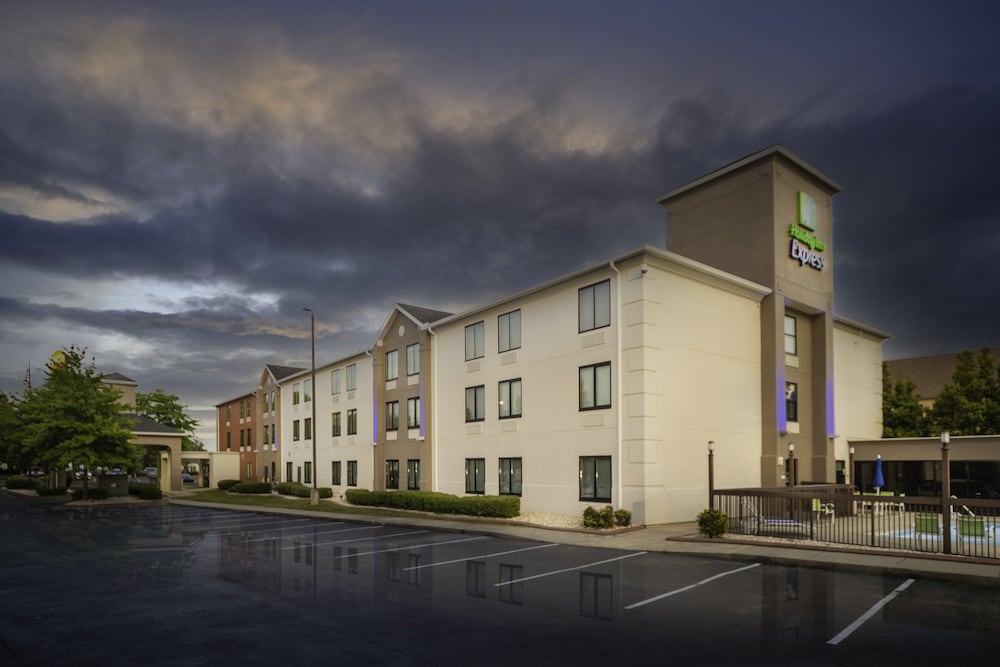 Holiday Inn Express Clayton by IHG - photo 31