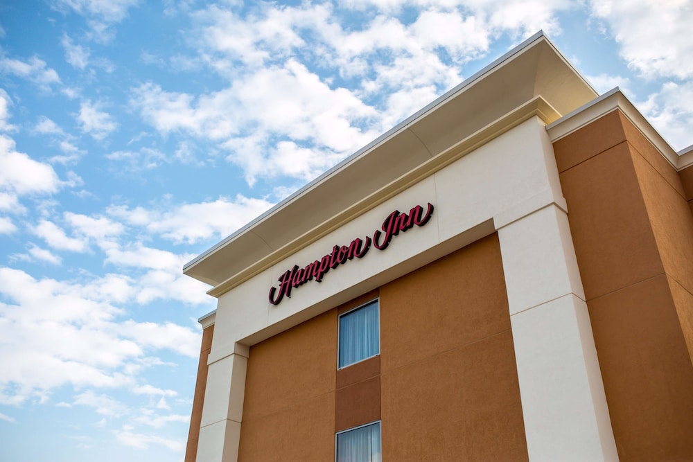 Hampton Inn Pontiac - photo 36
