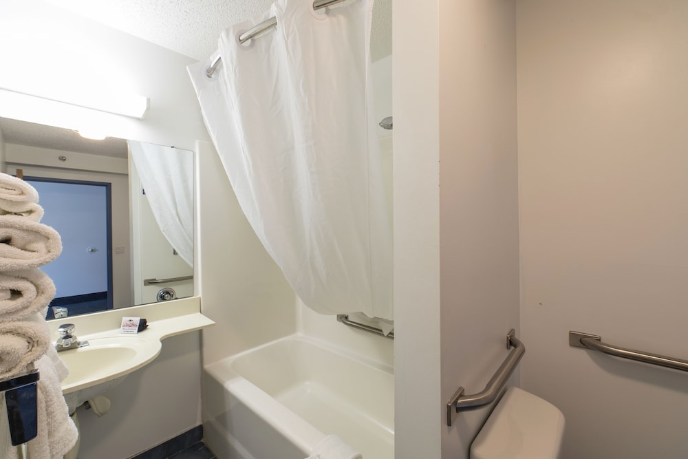 Quality Inn Mount Pleasant - photo 16