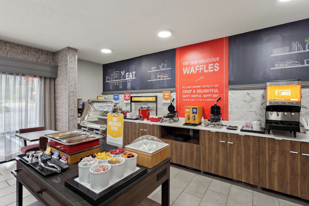Hampton Inn Bridgeport Clarksburg - photo 38