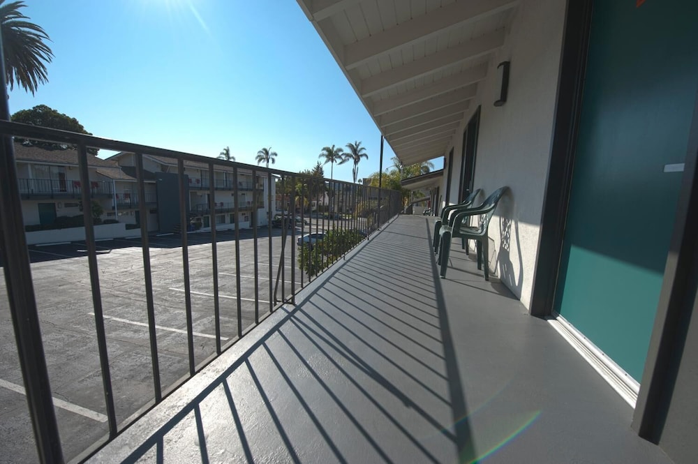 Orange Tree Inn - photo 16
