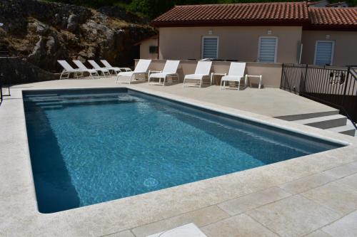 Brseč Villa AnDa s apartmanima i bazenom — 4-Star Luxury Hotel in Moscenicka Draga, Croatia