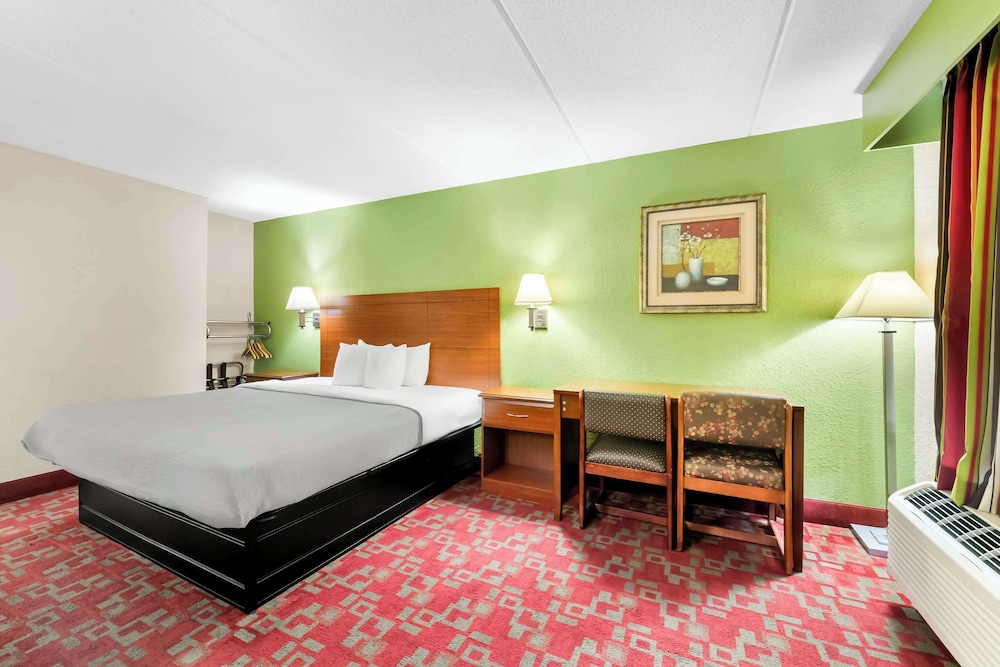 Quality Inn Selma Smithfield - photo 6
