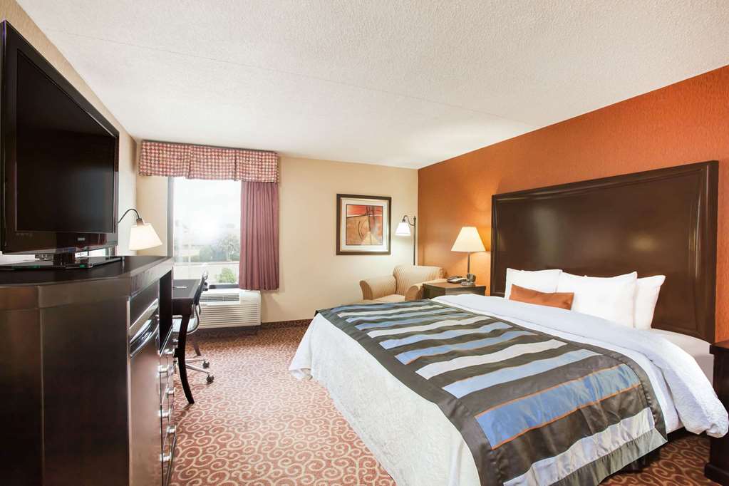 Wingate by Wyndham North Little Rock - photo 9
