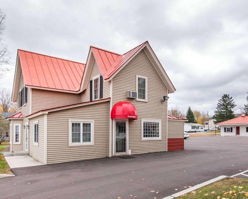 Econo Lodge Saint Albans - photo 9