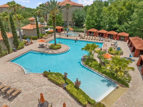 Near Disney w pool 3BR 2BA Spacious & Cozy Condo — 4-Star Luxury Hotel in Davenport, United States
