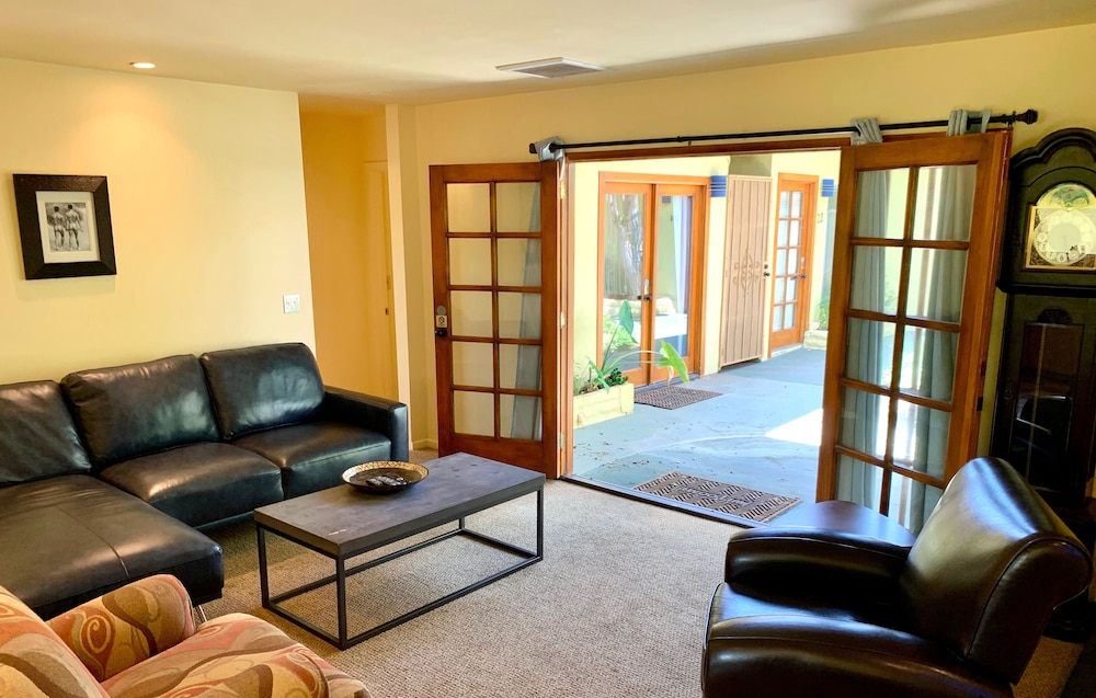 Atrium Palm Springs Gay Men's Resort - photo 15