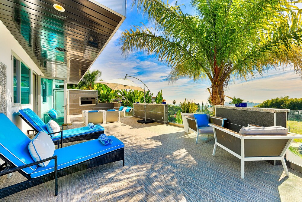 Hollywood Estate With Stunning Views - photo 58