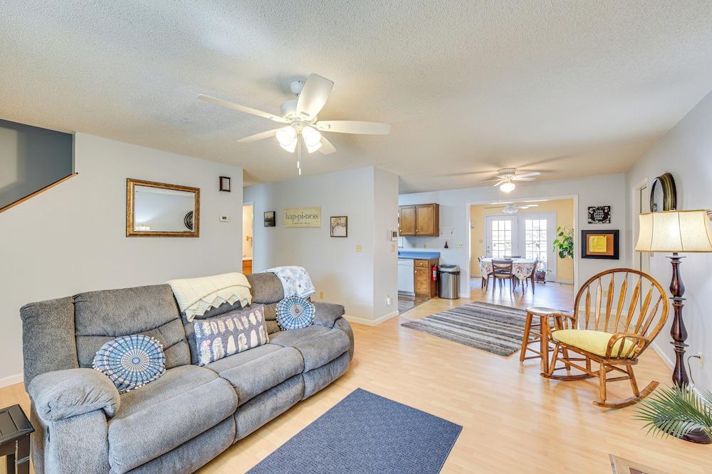Cozy Couple S Getaway W Private Yard In Cameron — Cameron