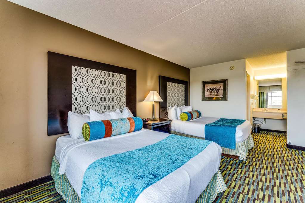 Wyndham Garden Wichita Downtown - photo 16