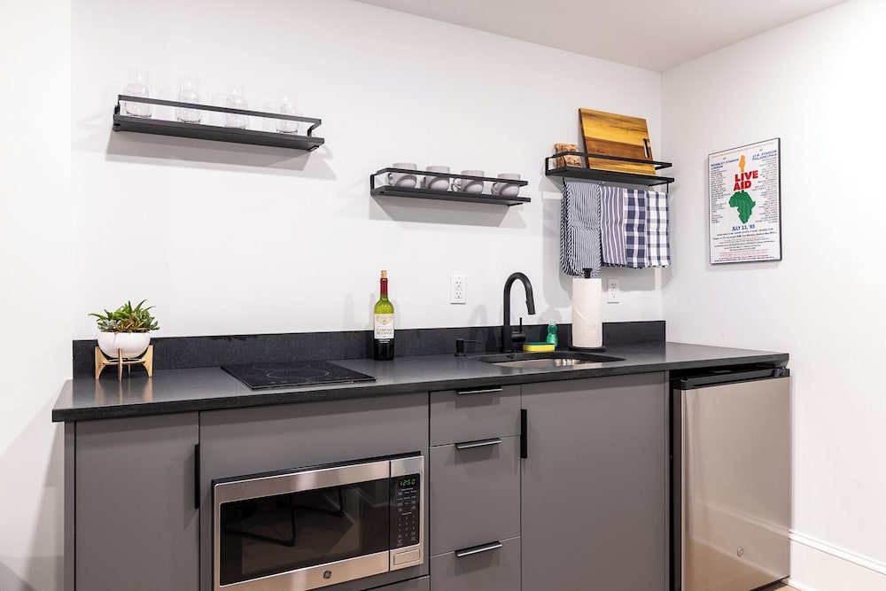 Thena Hotel Spacious 1 Bedroom City Center - photo 8