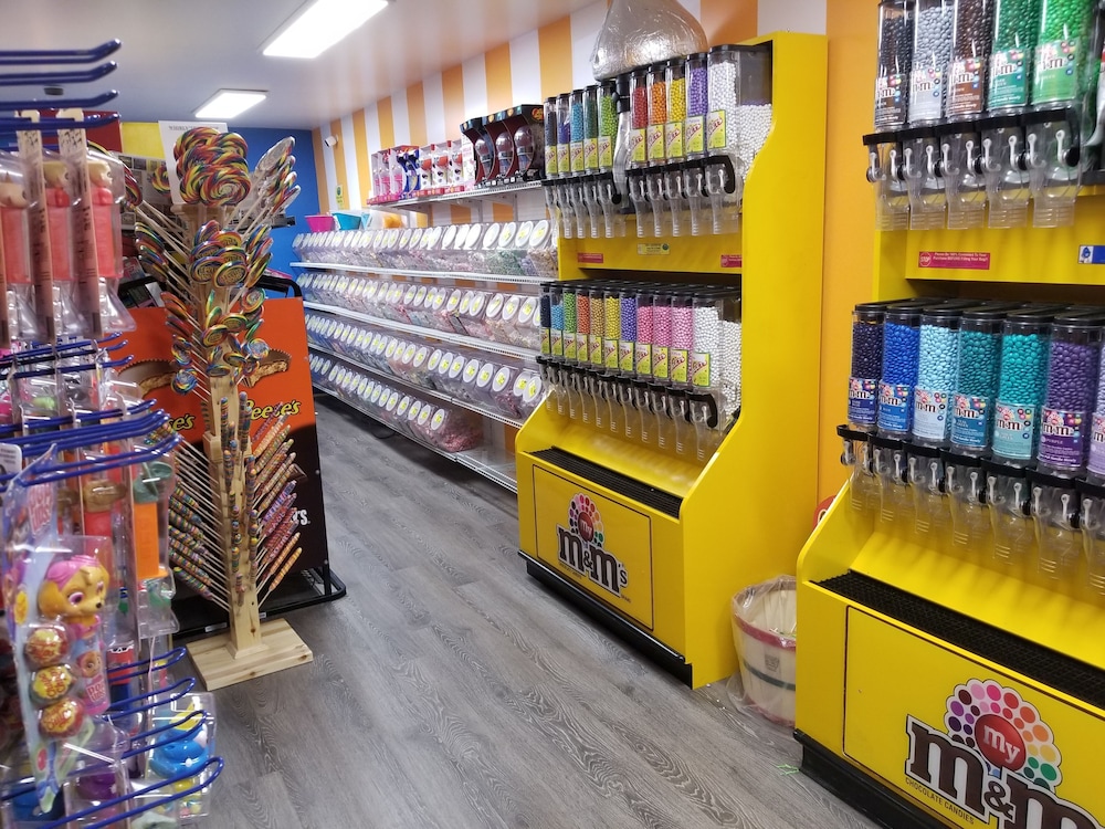 Middlebury Sweets Motel - photo 5