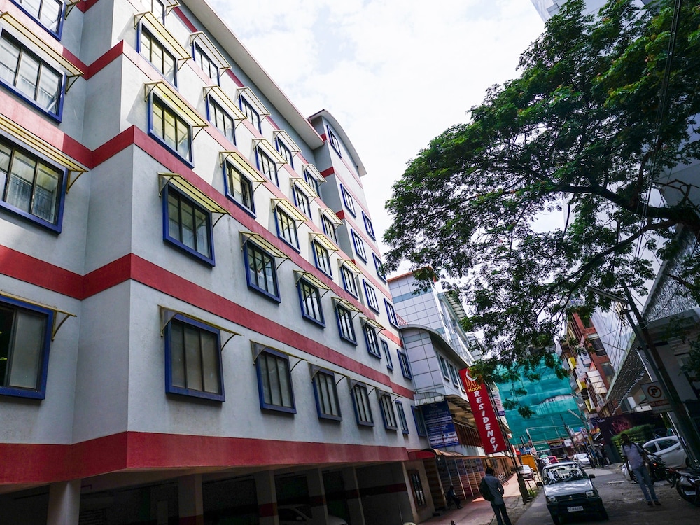 OYO 022 Hotel Halfmoon