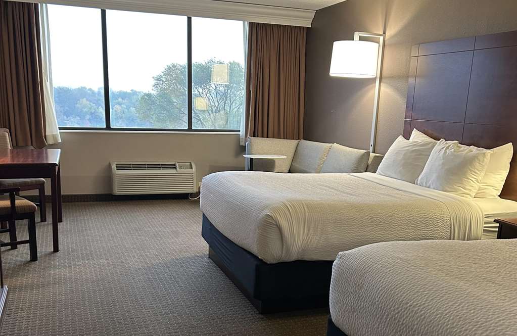 Best Western Plus Kelly Inn - photo 24