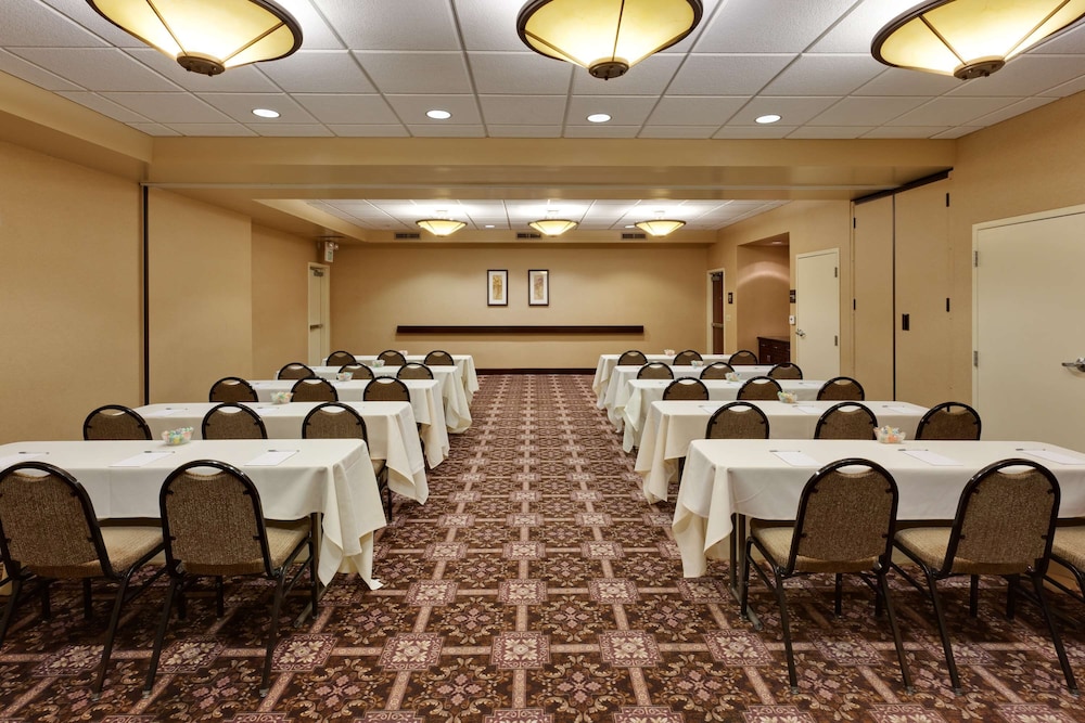 Hampton Inn & Suites Sacramento Airport Natomas - photo 22
